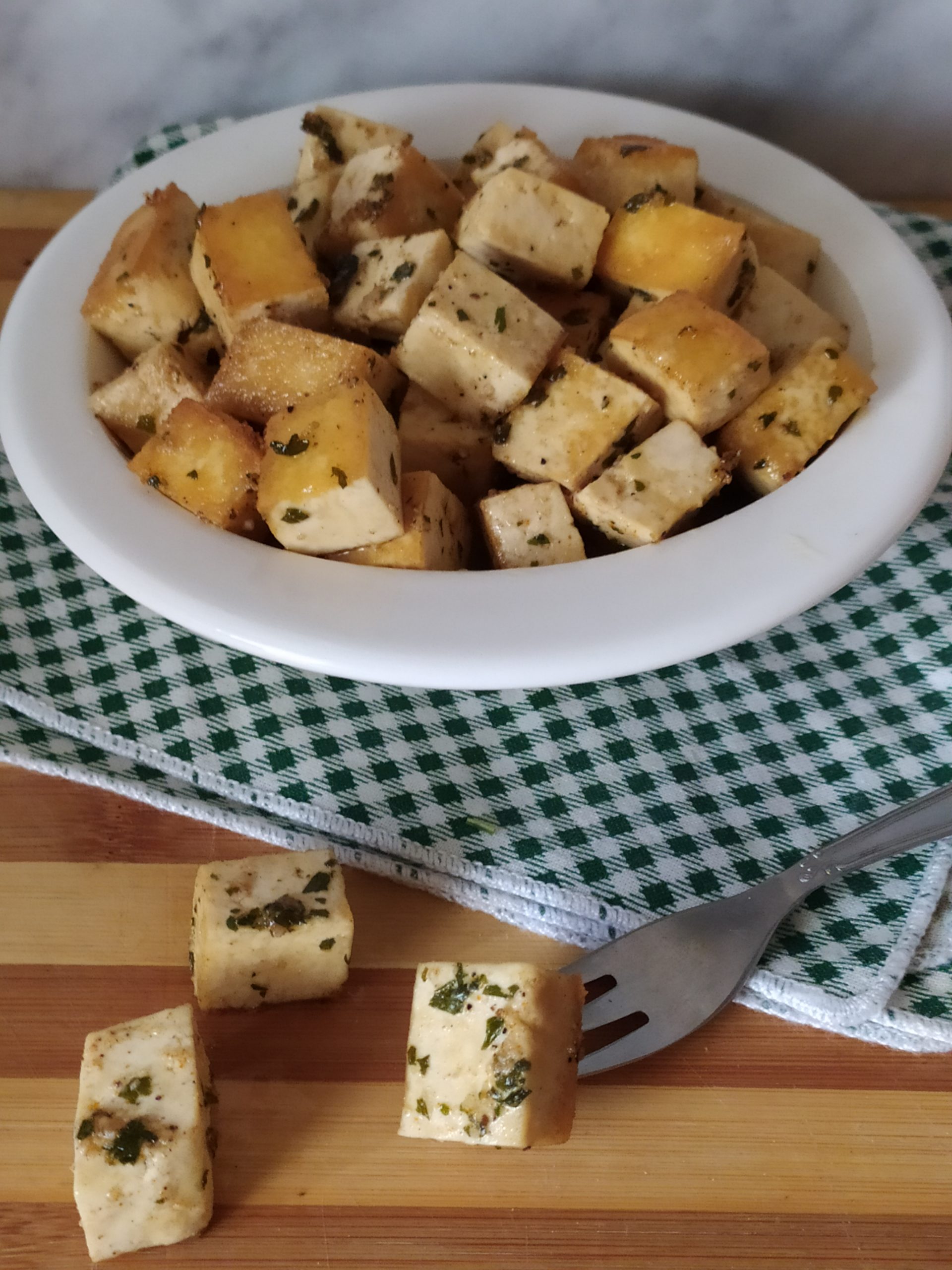 Cubetti di tofu saltati in padella