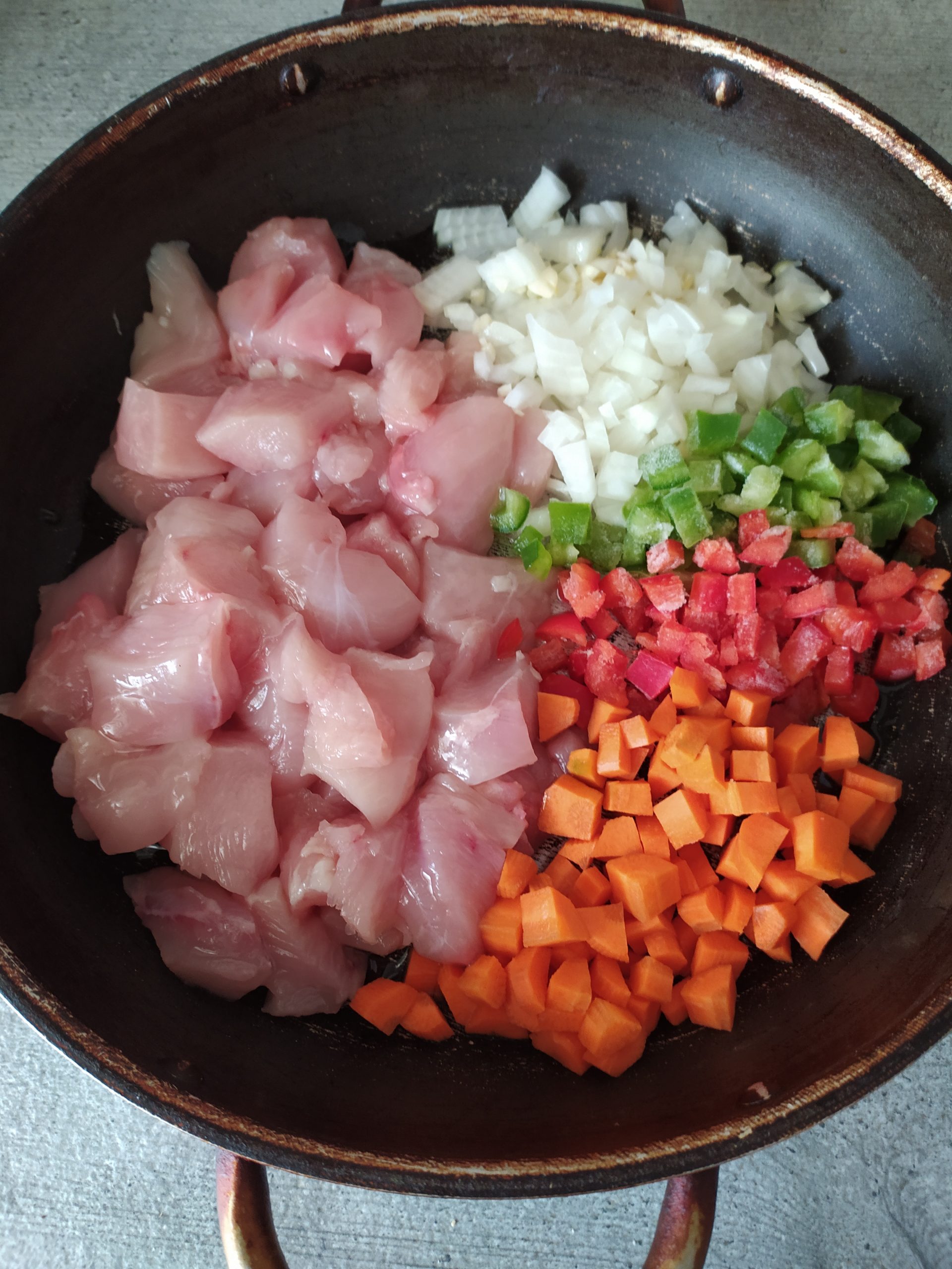 Arroz con pollo y verduras