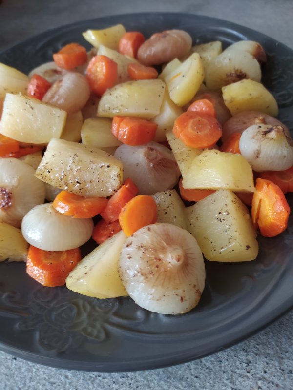 Cipolline carote e patate al forno